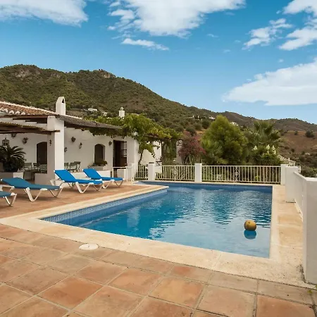 Modern Mansion With Swimming Pool In Spain