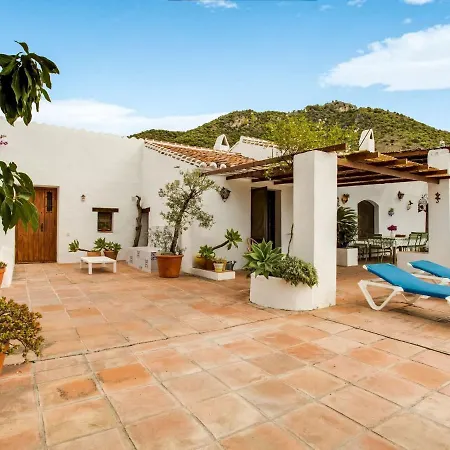 Modern Mansion With Swimming Pool In Spain *